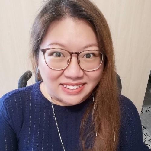 Portrait image of Dr Carmen Yau