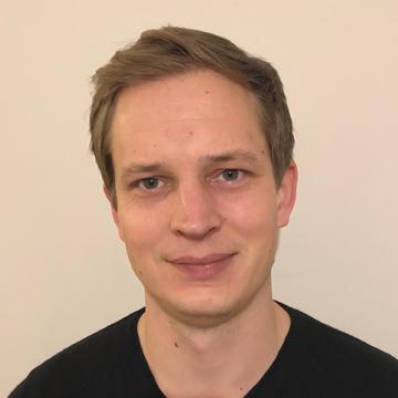 Photo of Dr Peter Holland