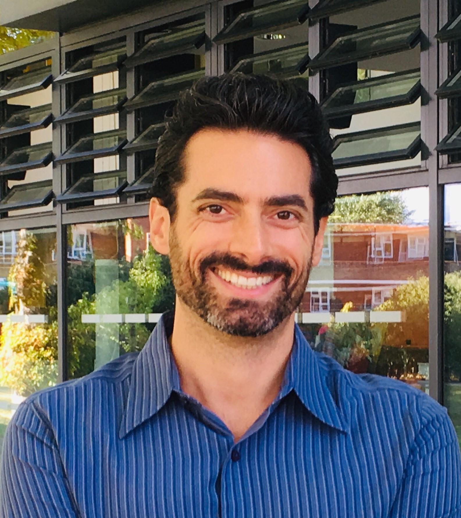 Photo of Dr Tomas Rotta