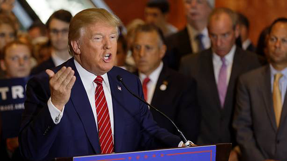 A photo of US President Donald Trump campaigning